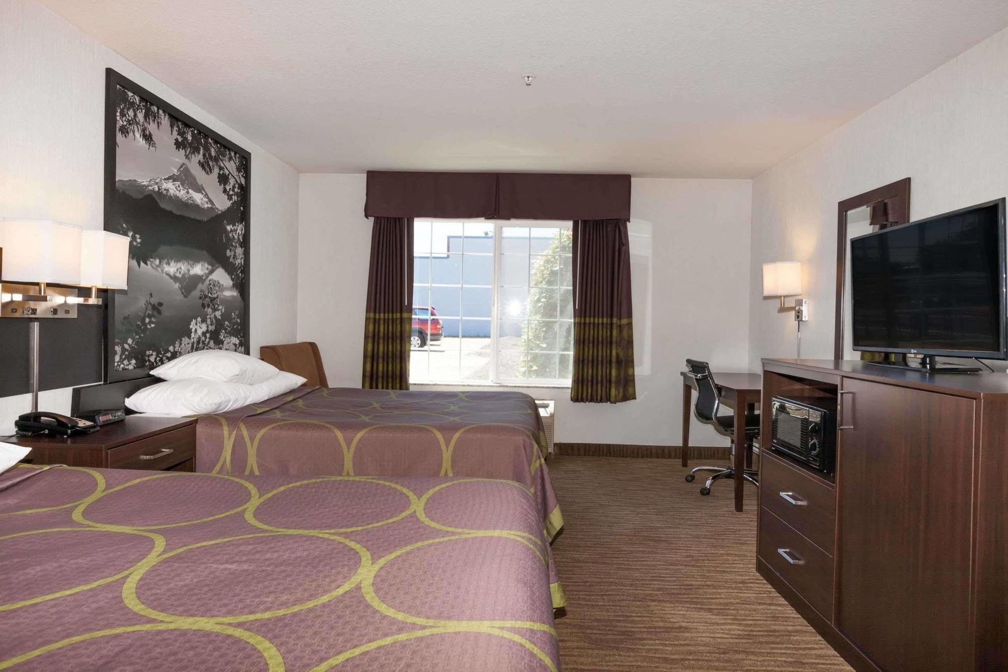 Super 8 By Wyndham Gresham/Portland Area Or Hotel Exterior photo