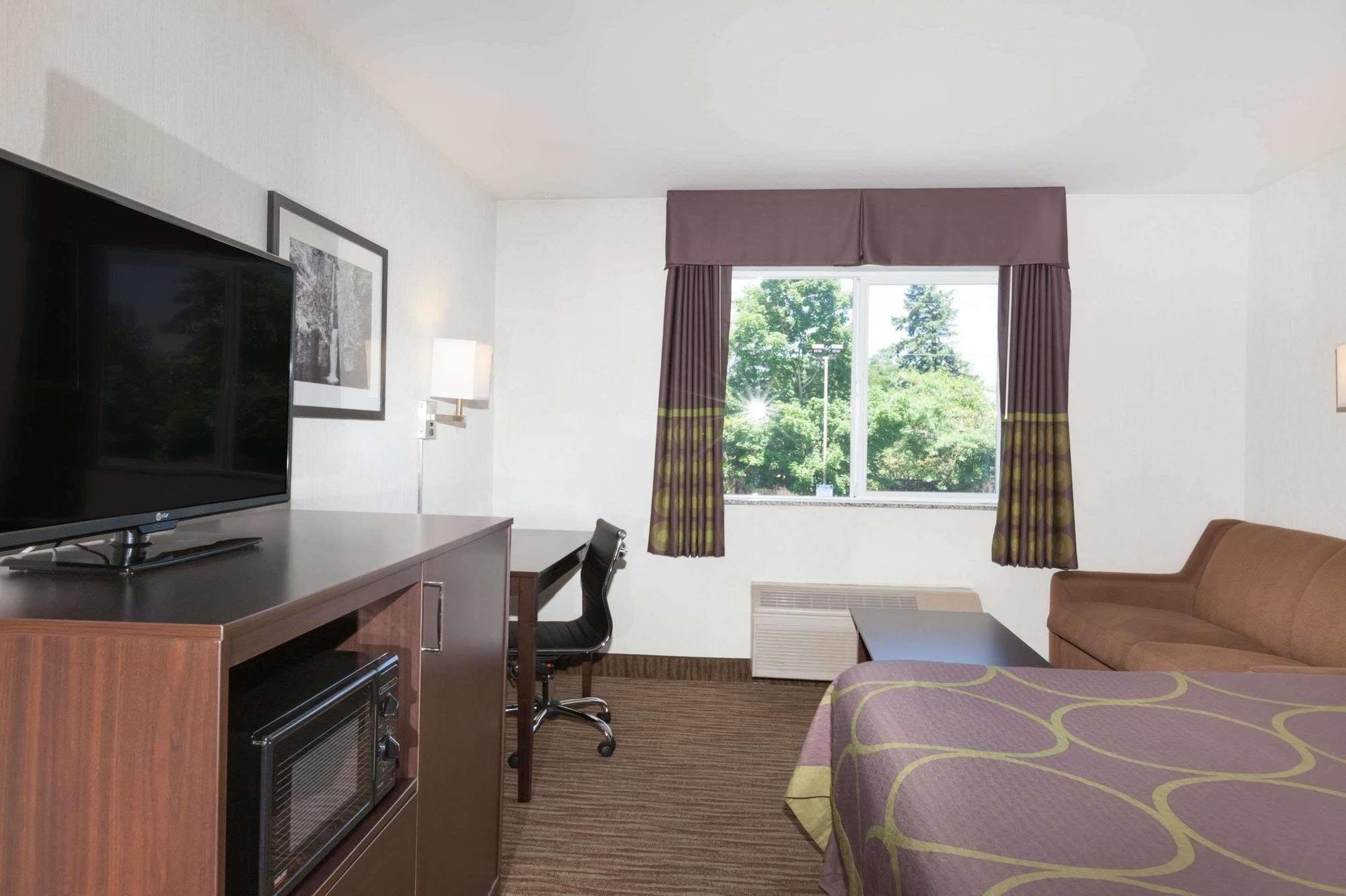 Super 8 By Wyndham Gresham/Portland Area Or Hotel Exterior photo