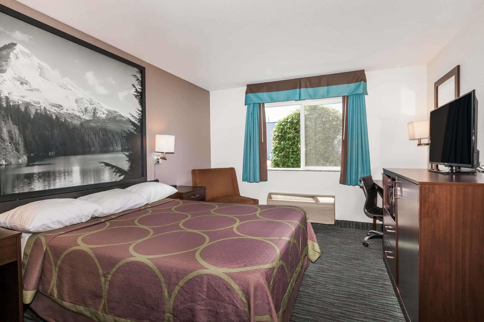 Super 8 By Wyndham Gresham/Portland Area Or Hotel Exterior photo