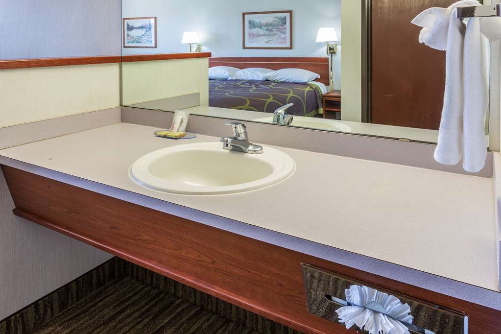 Super 8 By Wyndham Gresham/Portland Area Or Hotel Room photo